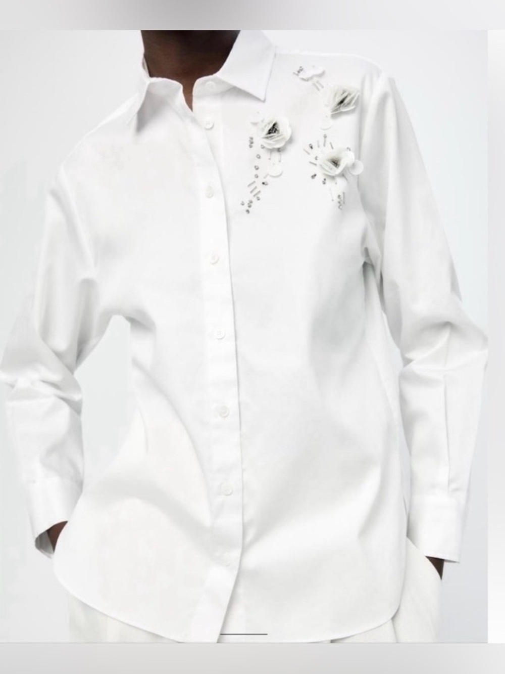 Zara White Cotton Rhinestone Flower Blouse NWT Small